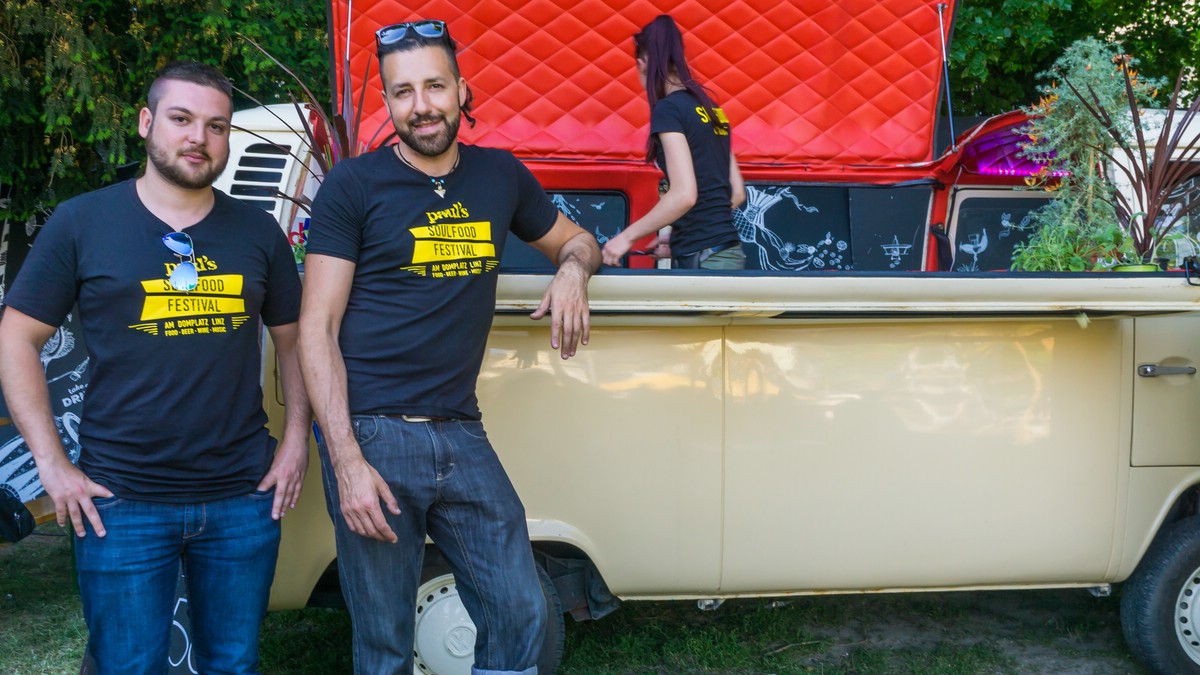O Fotomagazin  I  pauls Soulfood Festival 2017 am Linzer Domplatzpauls Soulfood Festival 2017 am Linzer Domplatz
